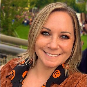 Meet your Posher, Angie